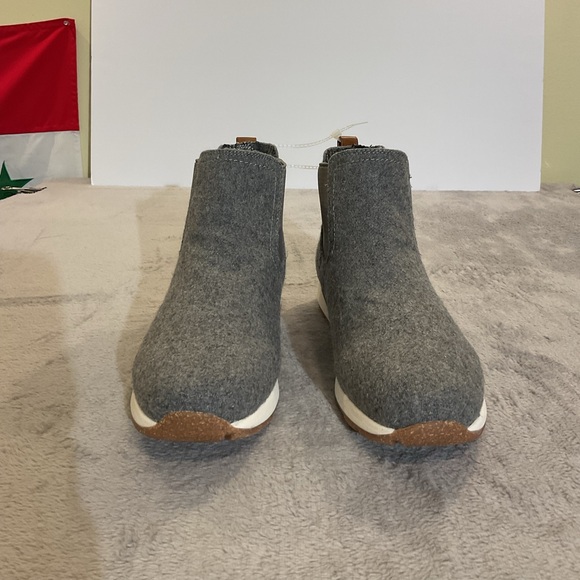 b.o.c. Shoes - b.o.c. Charcoal Ankle Boots